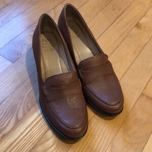 Naturalizer never worn block heel penny loafers